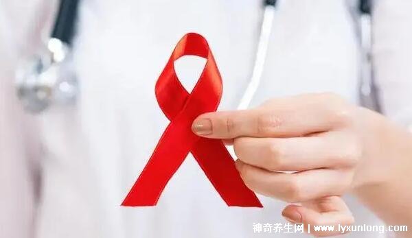 男性艾滋病的10个征兆,初期发热咳嗽类似感冒(小红点图对照) — 神奇